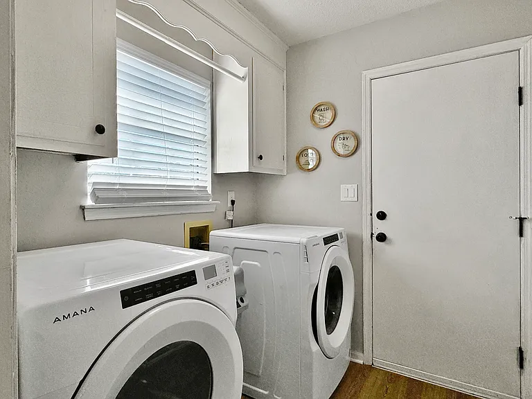 7900 Elderberry Cir — Photo 36