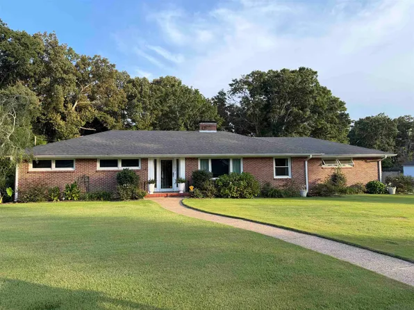 103 Terrace St, Sheffield, AL 35660