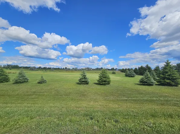 12872 Cattail Dr, Aberdeen, SD 57401