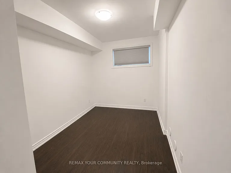 196 Pine Grove Rd W — Photo 2