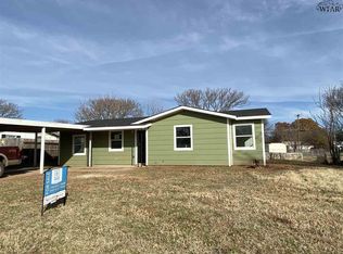 124 James Dr, Iowa Park, TX 76367