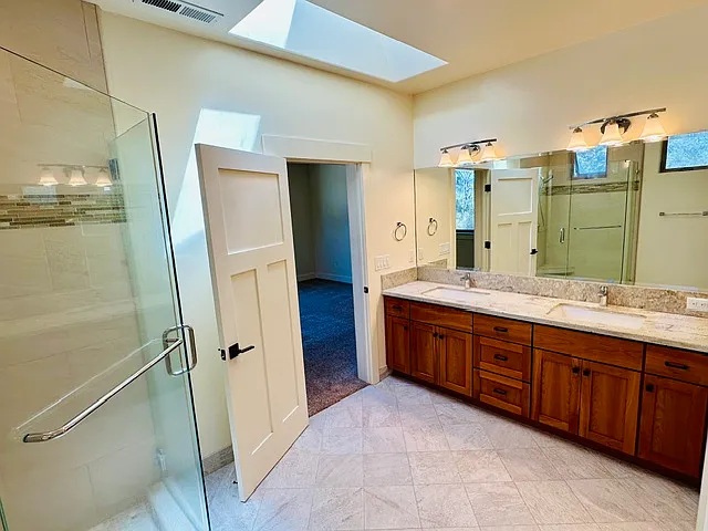 512 Lockewood Ln — Photo 16