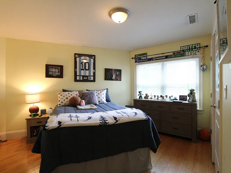 31 Florence St #31 — Photo 24