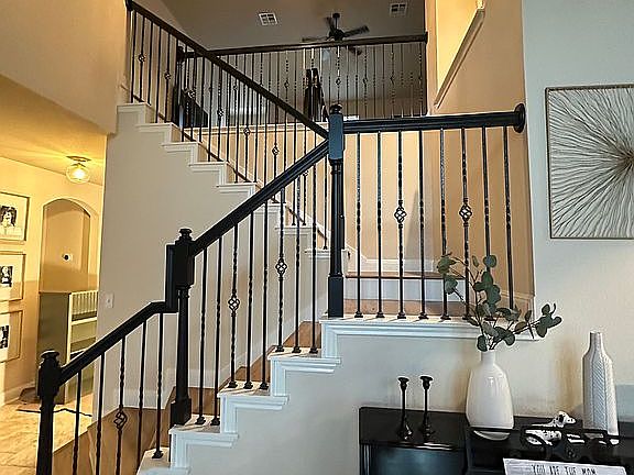 4th image of 250 Bolton Dr