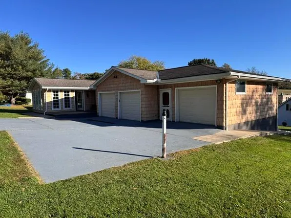 4 Doe Dr, Brookville, PA 15825