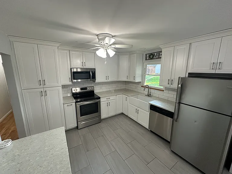 426 N 2nd St — Photo 7