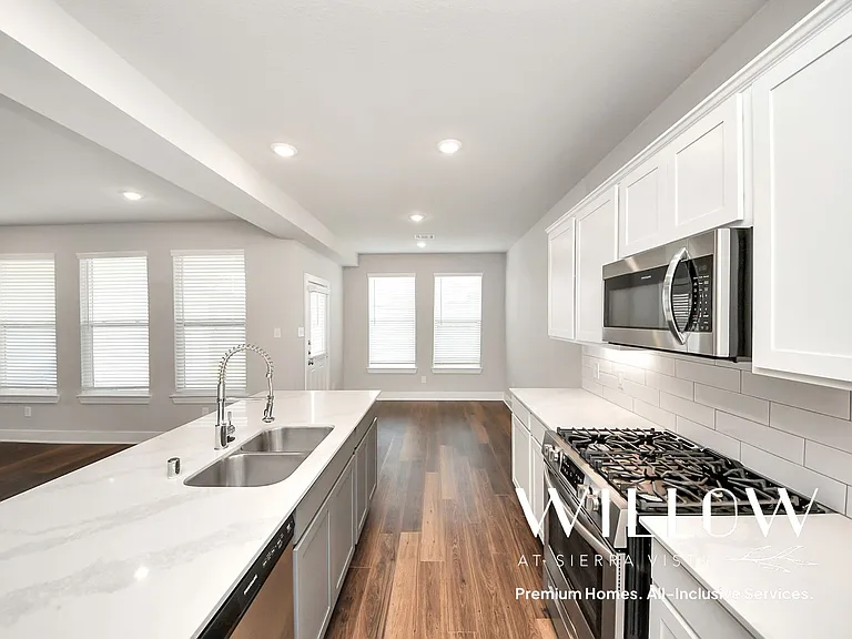 10518 Moon Valley Ln — Photo 8
