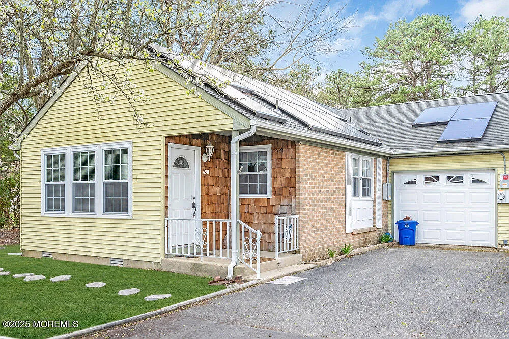 69D Sunset Road #60 photo 1