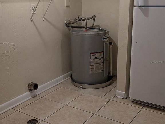 5th image of 625 SW 67th Ter Unit A-b