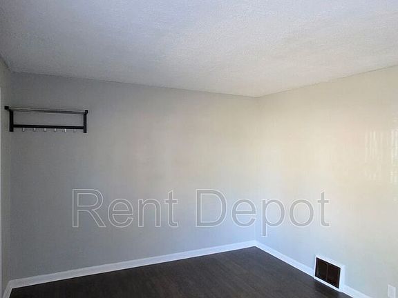 5th image of 1141 Bayard Park Dr #A