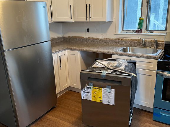3rd image of 184 Beach 127th St #3