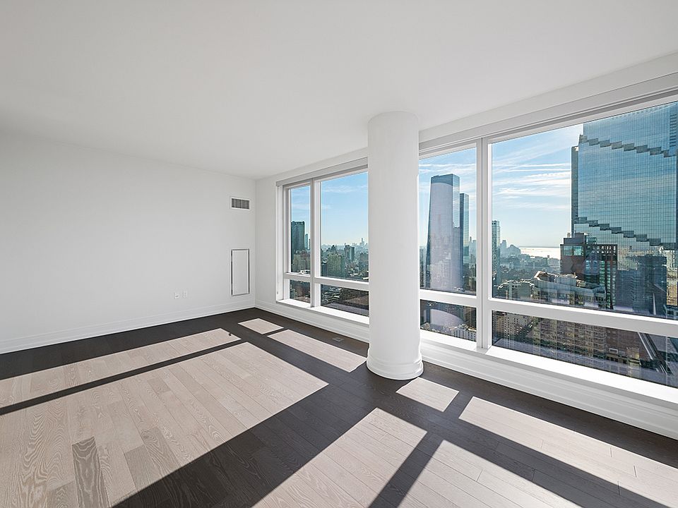 1st image of 555 10th Ave APT 52B