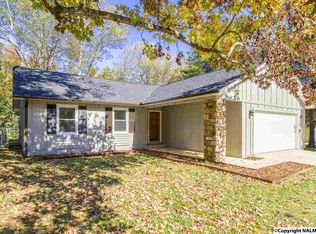 1009 Vicksburg Ln SE, Huntsville, AL 35803