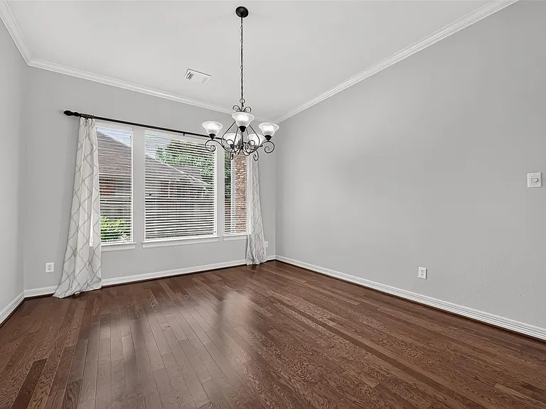 8602 Two Sisters Ct — Photo 9