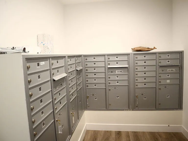 Bunker Heights Apartments — Photo 13