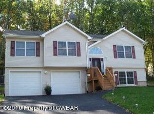 143 Grouse Ridge Ln, Drums, PA 18222