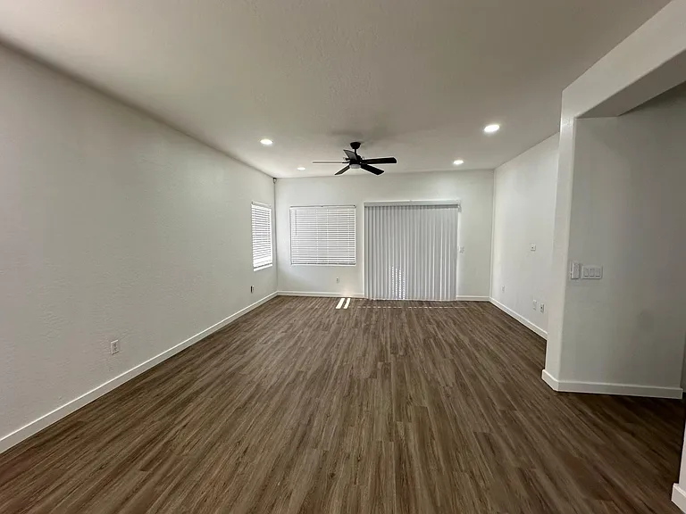 15238 W Custer Ln — Photo 24