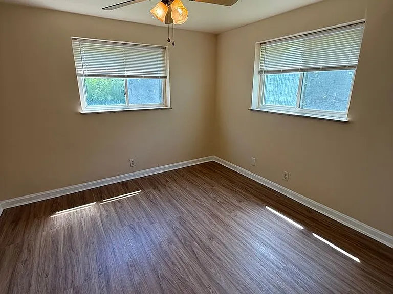 39 Glen Este Pl — Photo 8