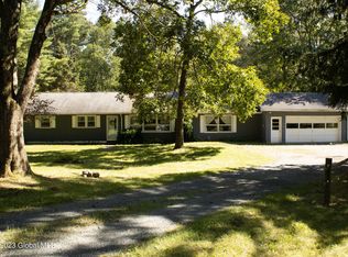 374 McClellan Rd, Nassau, NY 12123