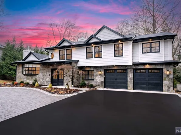 54 Hickory Ln, Closter, NJ 07624