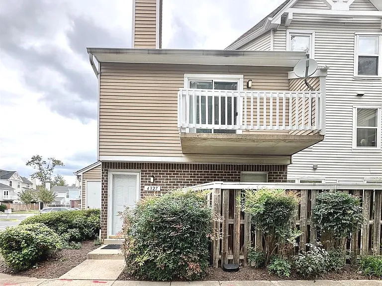 4327 Pembrook Village Dr #20 — Photo 1