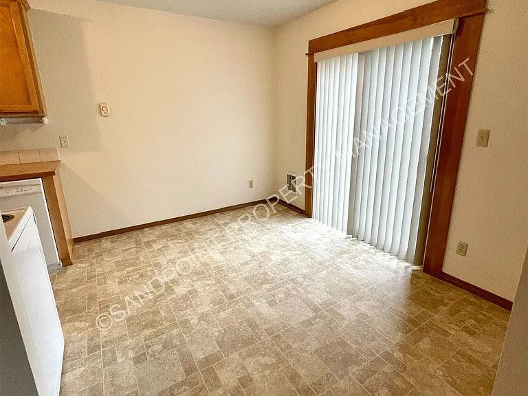 910 N Division Ave #208 — Photo 17