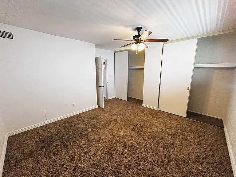 4846 N Woodmere Fairway #3 — Photo 21