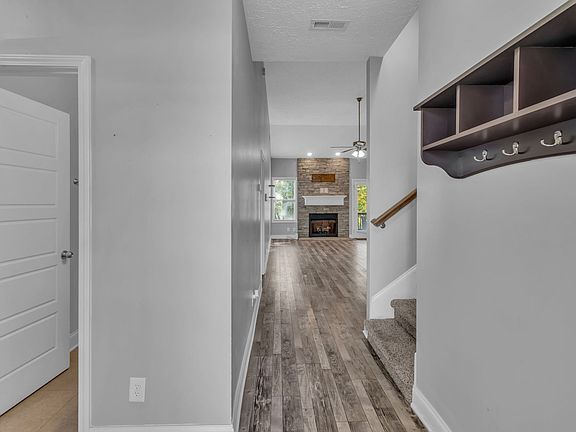 3rd image of 1196 Belvoir Ln