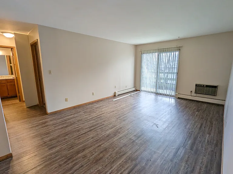 1005 S East St — Photo 20
