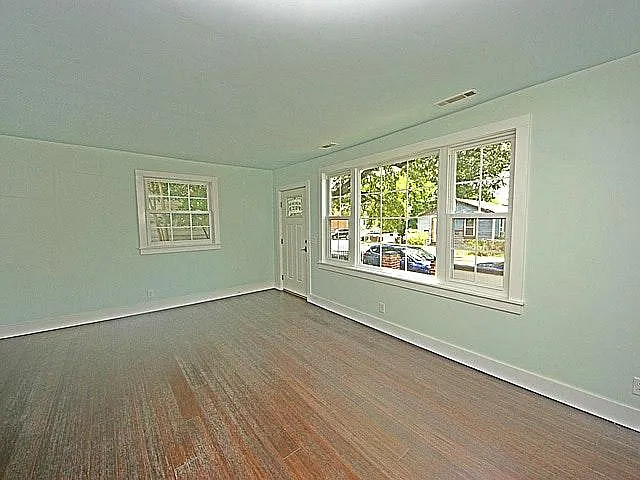 4 S Enston Ave — Photo 5