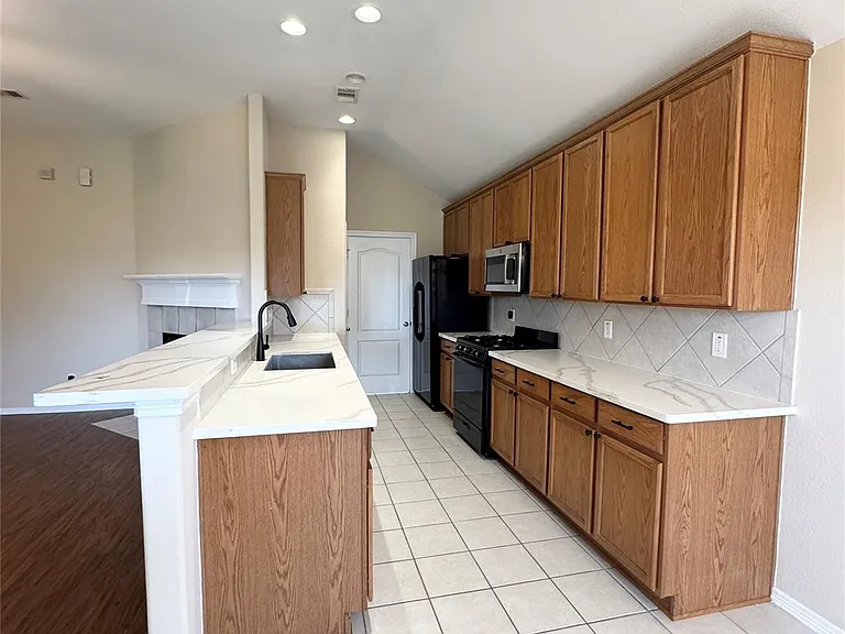 7039 Durango Creek Dr — Photo 17