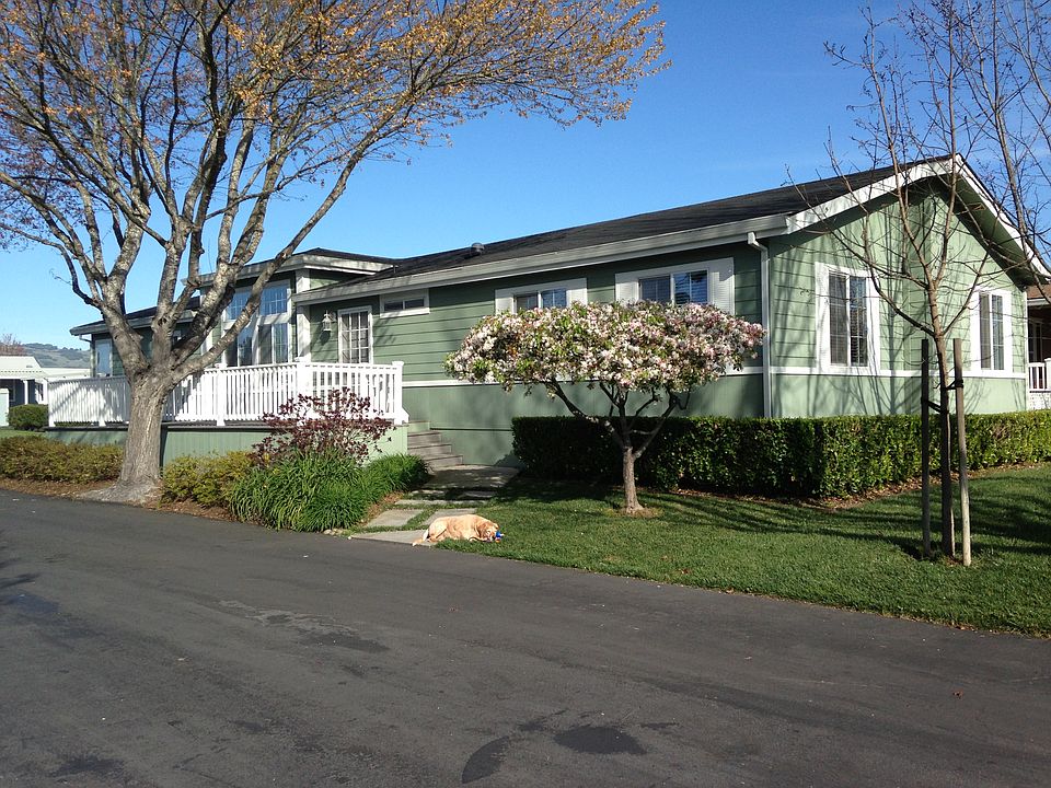 1st image of 12 Candlewood Dr