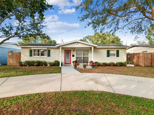 597 41st Ave NE, Saint Petersburg, FL 33703