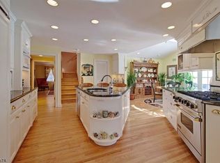 10 Brantwood Ter, Short Hills, NJ 07078