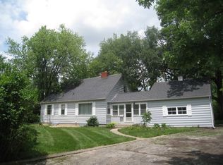 1530 Airline Dr, Fort Wayne, IN 46819