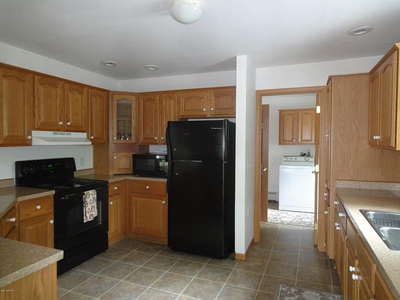 5th image of 44 Cedar Hill Dr