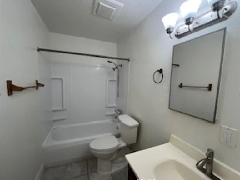 1064 Waters Ave — Photo 8