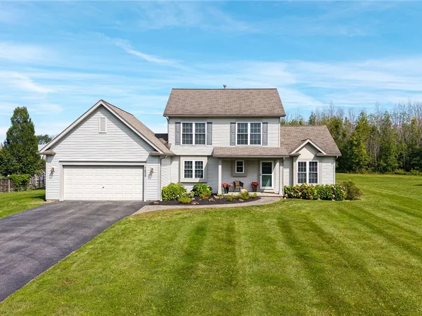 7624 Lake Meadow Dr, Ontario, NY 14519