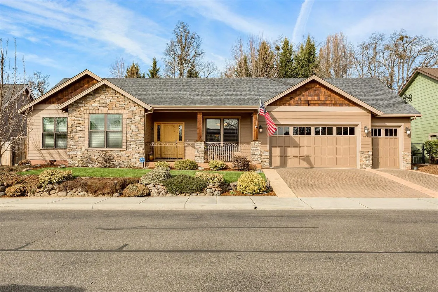 242 Echo Way photo 1