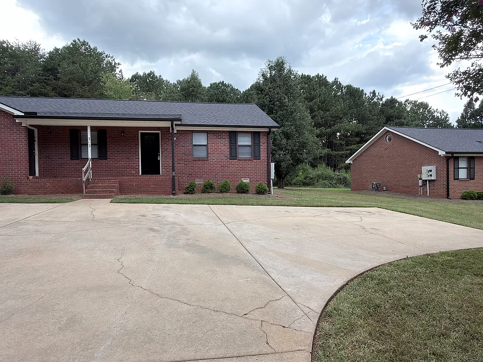 313 Whitehead Rd #B