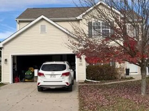 1588 Squash COURT, Oconomowoc, WI 53066