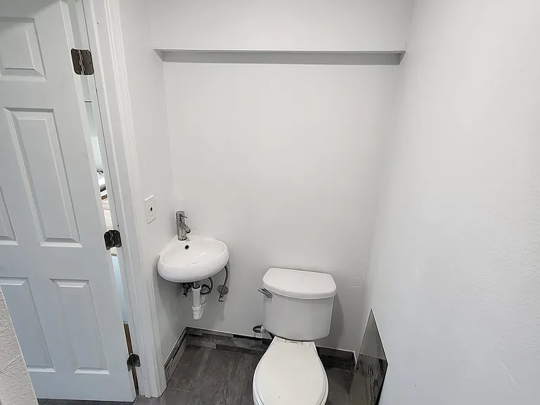 1629 Highland St #3 — Photo 9