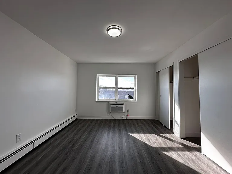 550 Washington Ave #23 — Photo 9