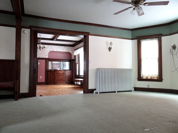 4th image of 104 Willow Ave