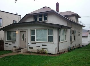 1076 Earl St, Saint Paul, MN 55106