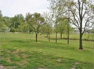 1245 Vandalia Rd, Louisville, IL 62858