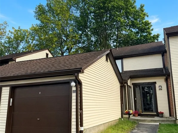 1252 Charlesgate Cir, East Amherst, NY 14051