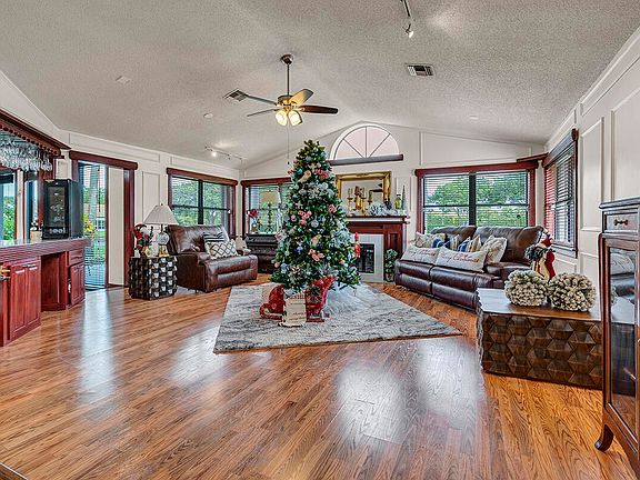 3rd image of 8142 Mimosa Place