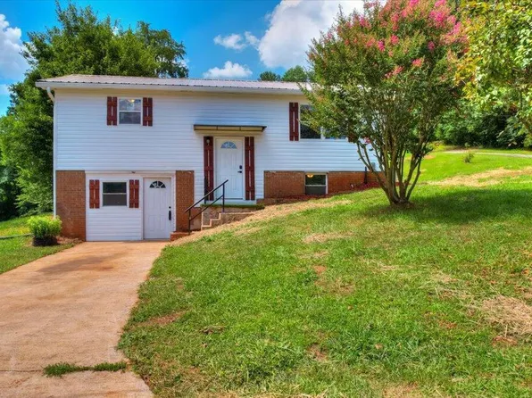 109 Pinnacle Dr, Elizabethton, TN 37643