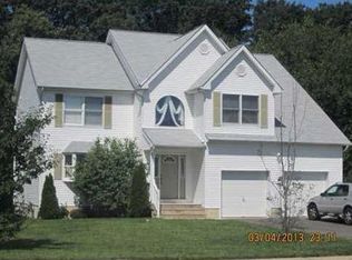 1055 Bordentown Ave, Parlin, NJ 08859